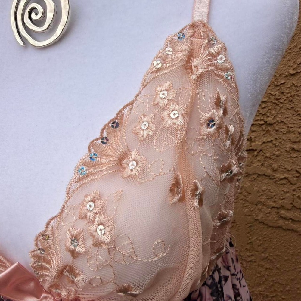 Pink floral babydoll dress/ top with bow detail and lace - Picture 5 of 8